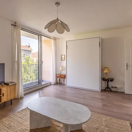 Apartment Neo Retro Avec Balcon Clermont-Ferrand